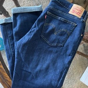 Dark Blue Levi’s Boyfriend Jeans